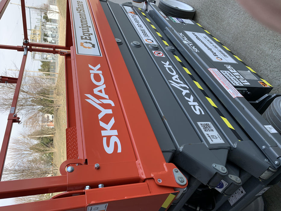 2020 Skyjack SJIII-3226 Solid NM Tires, Half height spring hinged entry gate, Dual Beacons