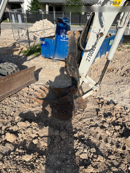 2022 TAKEUCHI TB250-2R