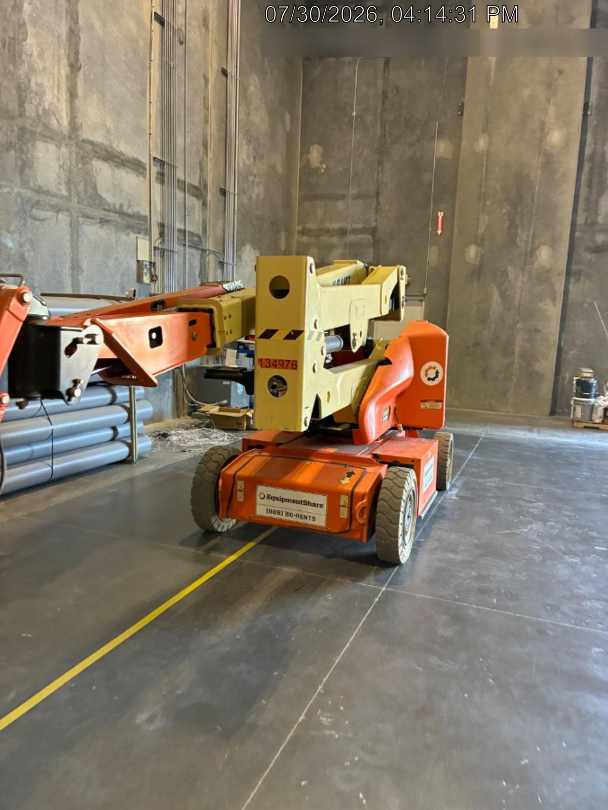 2021 JLG E400AJP Narrow