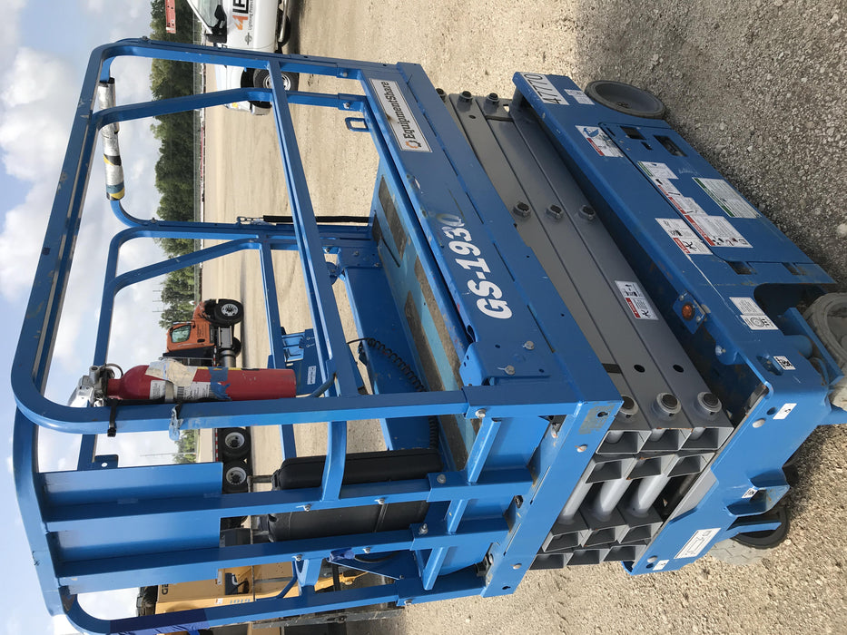 2019 Genie GS-1930 Fixed Rails with Chain Entry