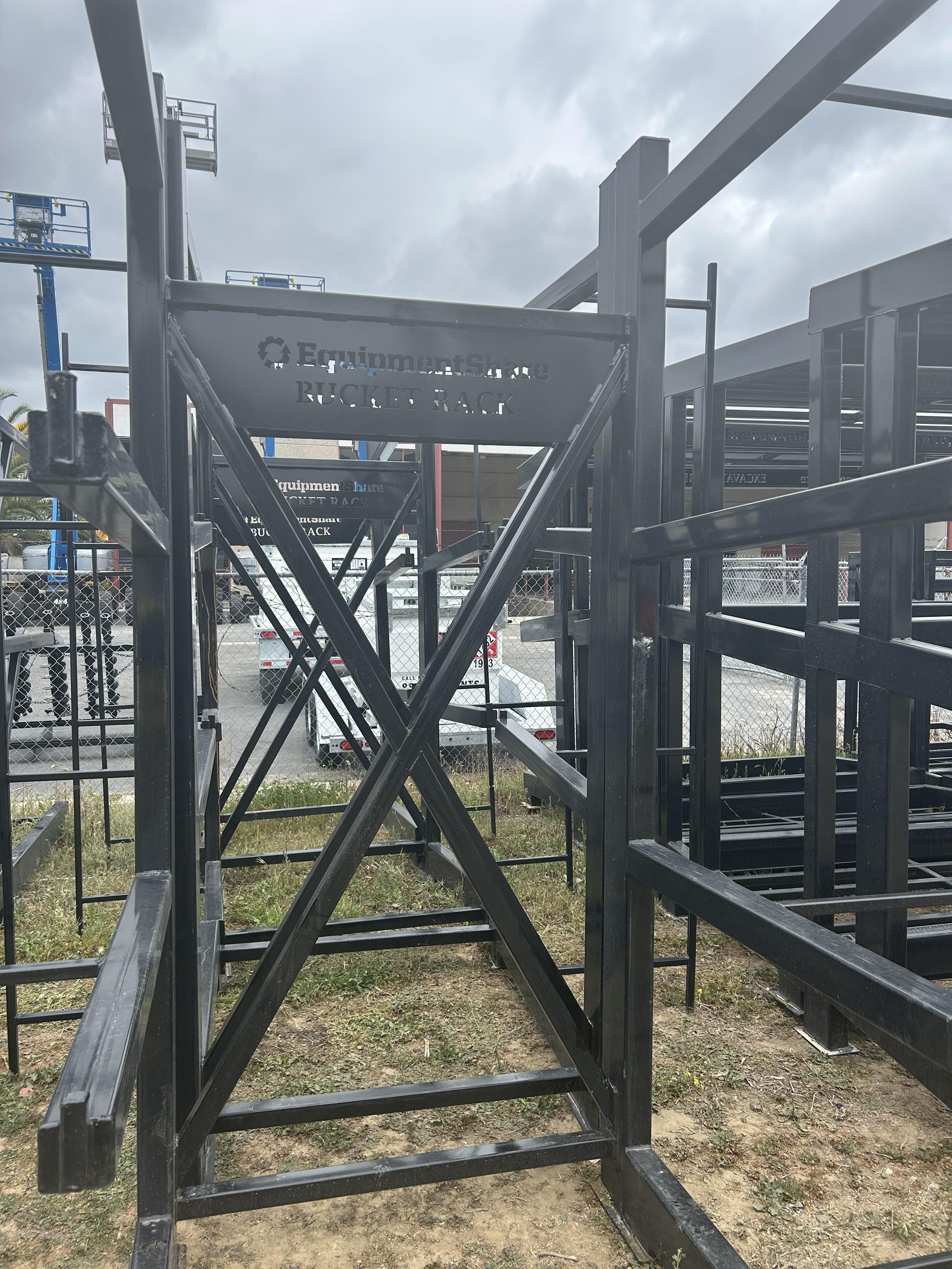 2025 FLUID POWER SUPPORT Four Bucket Rack