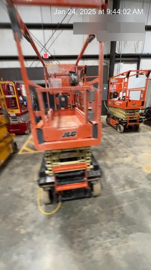 2022 JLG ES1932