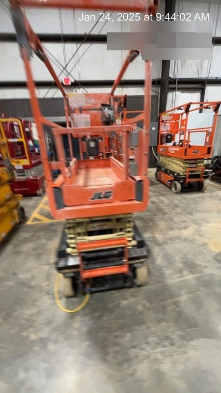 2022 JLG ES1932