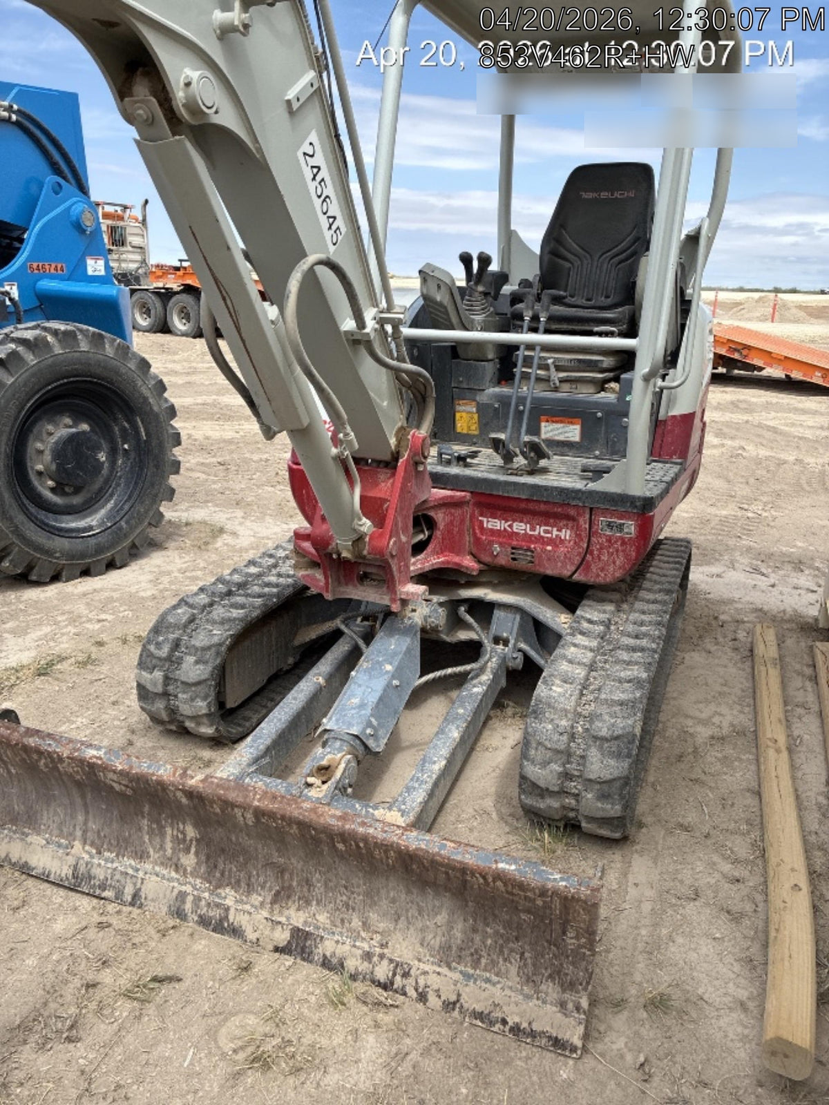 2022 TAKEUCHI TB235-2R