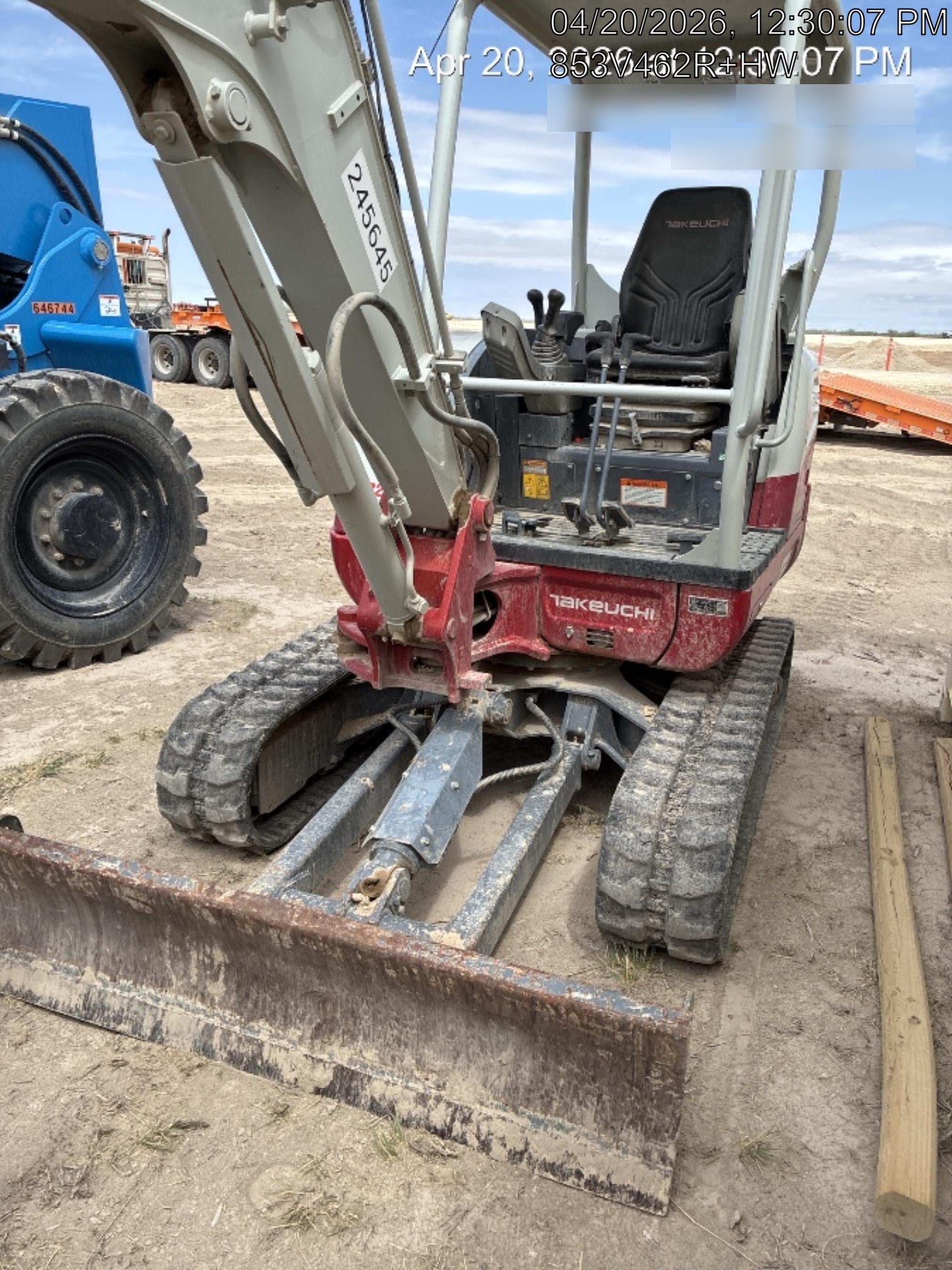 2022 TAKEUCHI TB235-2R
