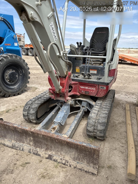 2022 TAKEUCHI TB235-2R