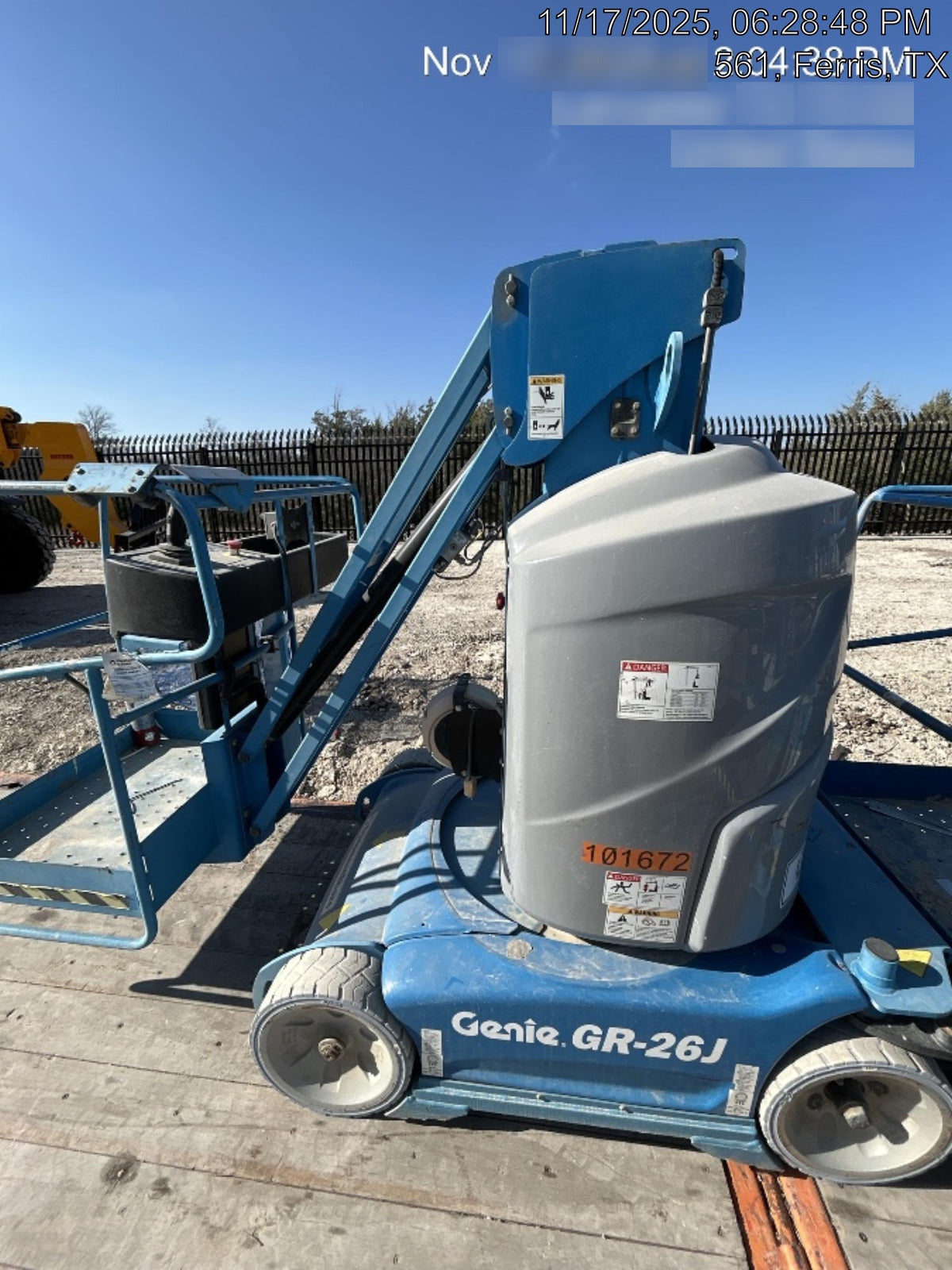 2020 GENIE GR-26J