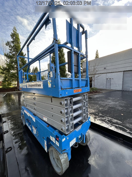 2020 Genie GS-3232 Standard, Folding half height swing gate, 800W Inverter