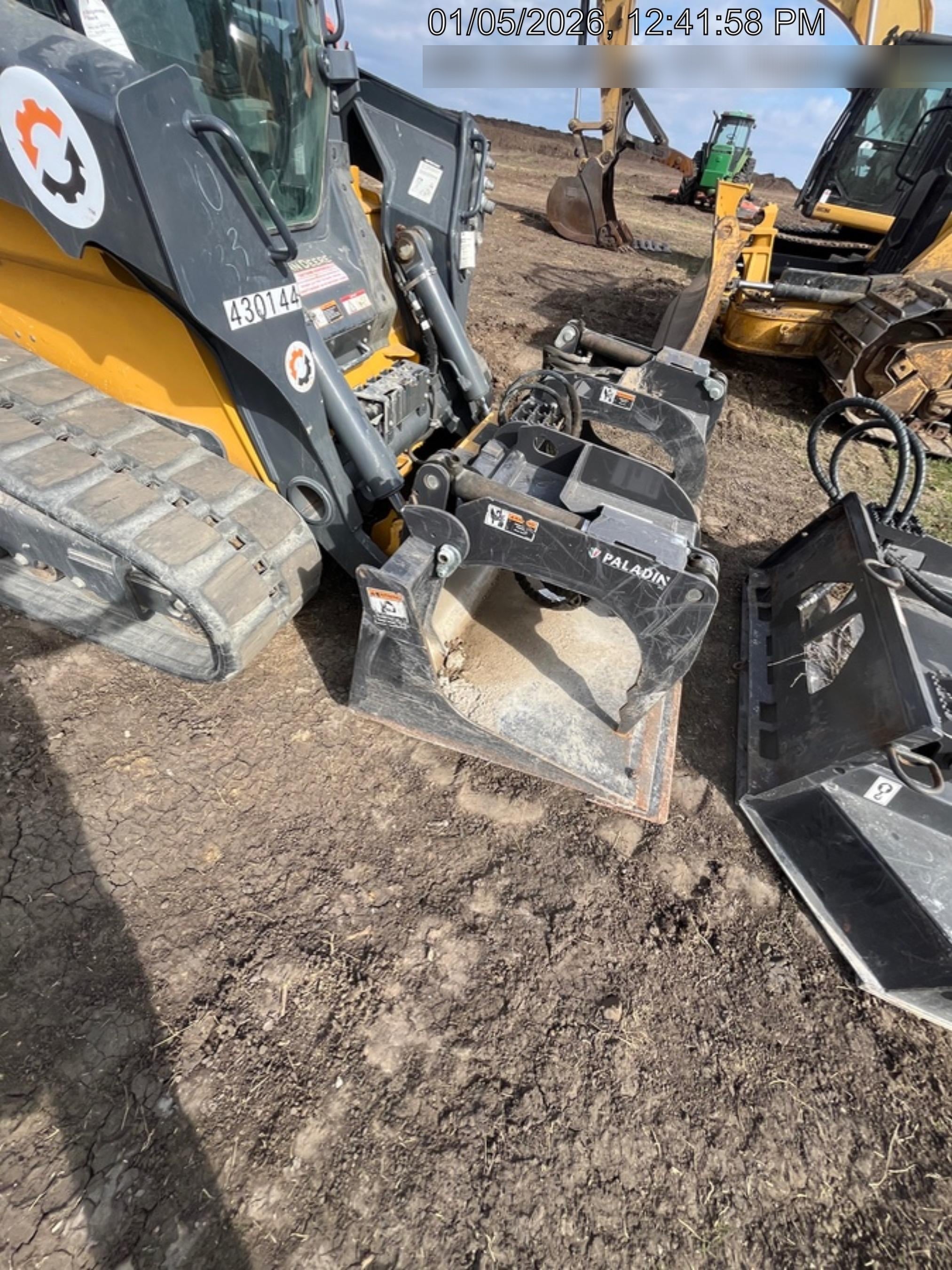 2020 PALADIN 72" Scrap Grapple Bucket - Paladin