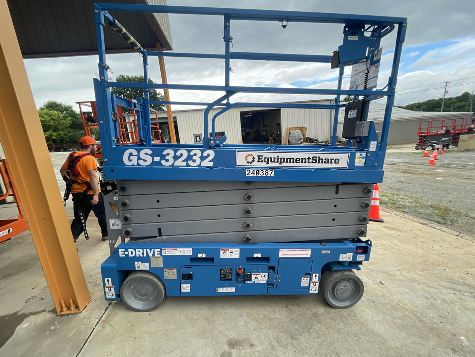 2022 GENIE GS-3232