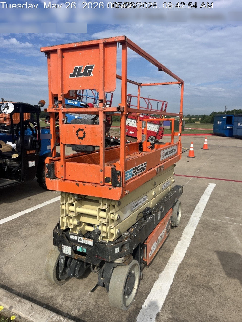 2021 JLG ES2632