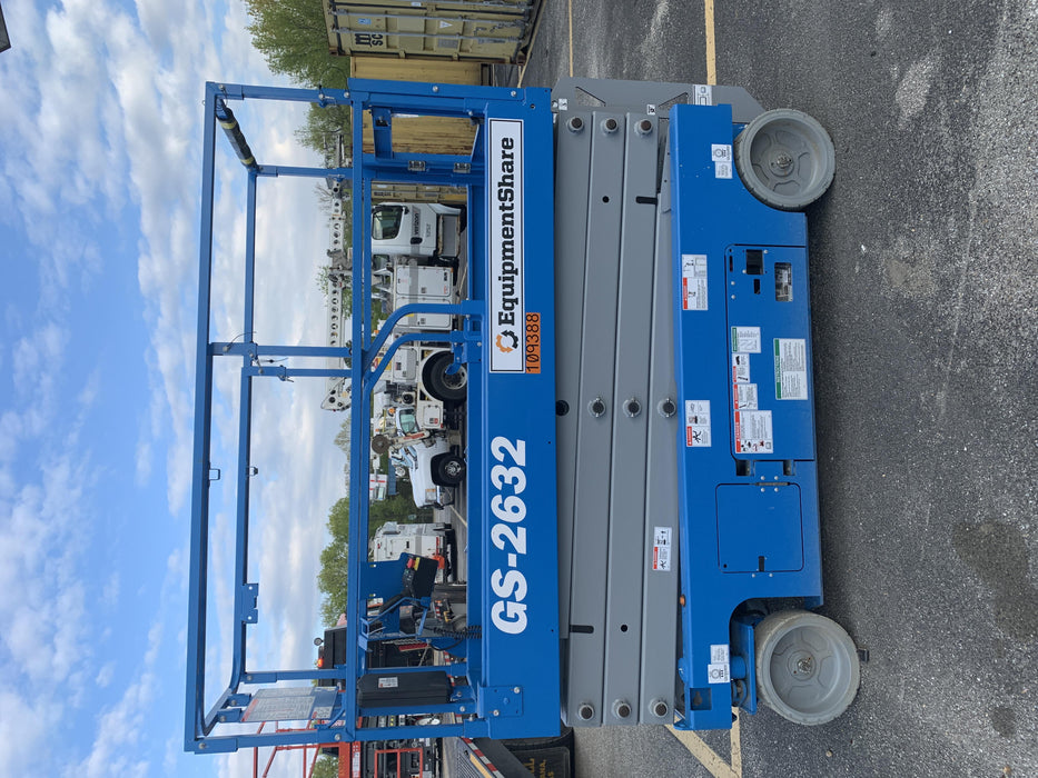 2020 Genie GS-2632 Solid NM Tires, Folding Rails with Half-Height Swing Gate, Beacon