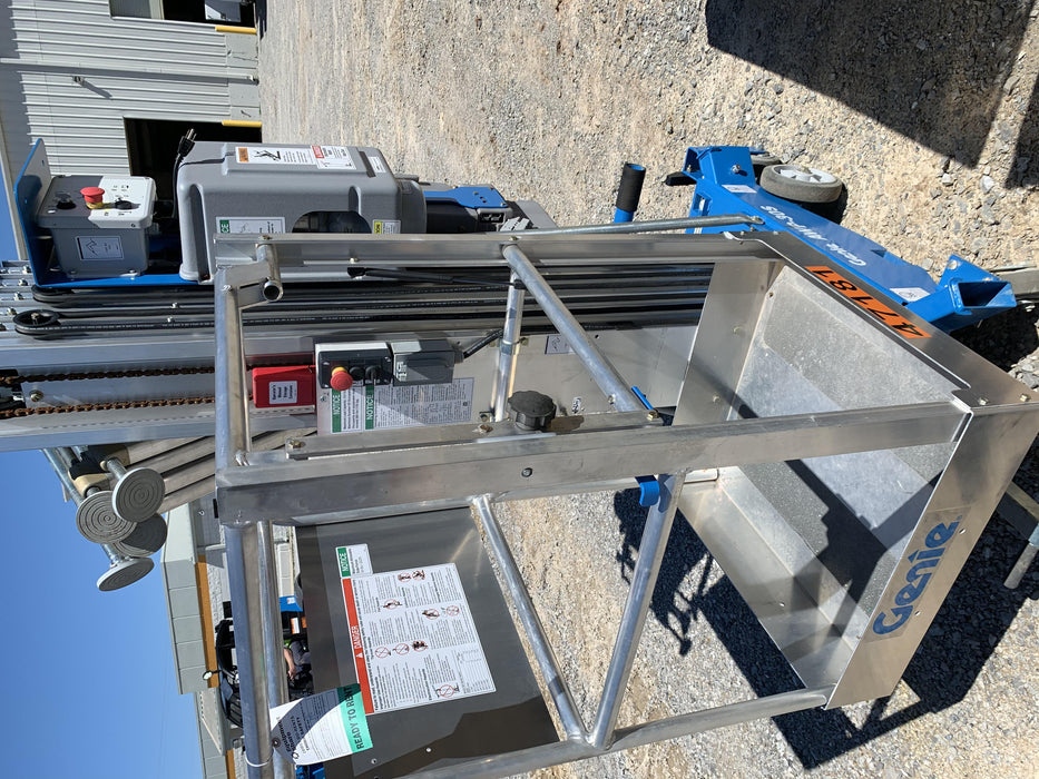 2019 GENIE AWP-30S