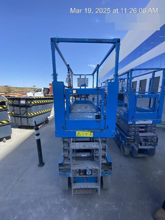 2019 Genie GS-2632 Folding rails with half height swing gate
