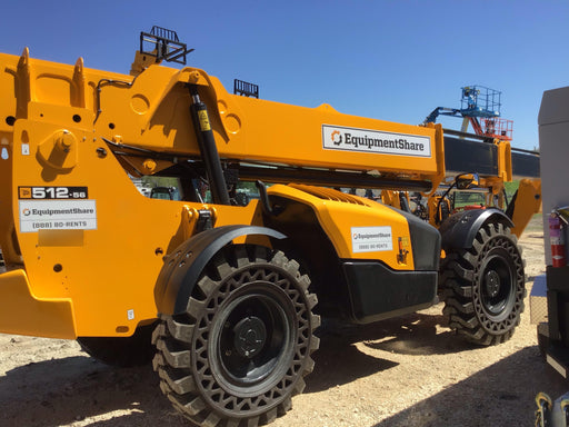2019 JCB 512-56 109 HP w/CAB/HVAC, Beacon, Aux Hydraulics, Worklights, Solid Tires, 60" Carriage/Forks