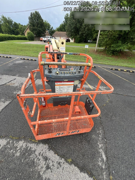 2019 JLG E400AJPN