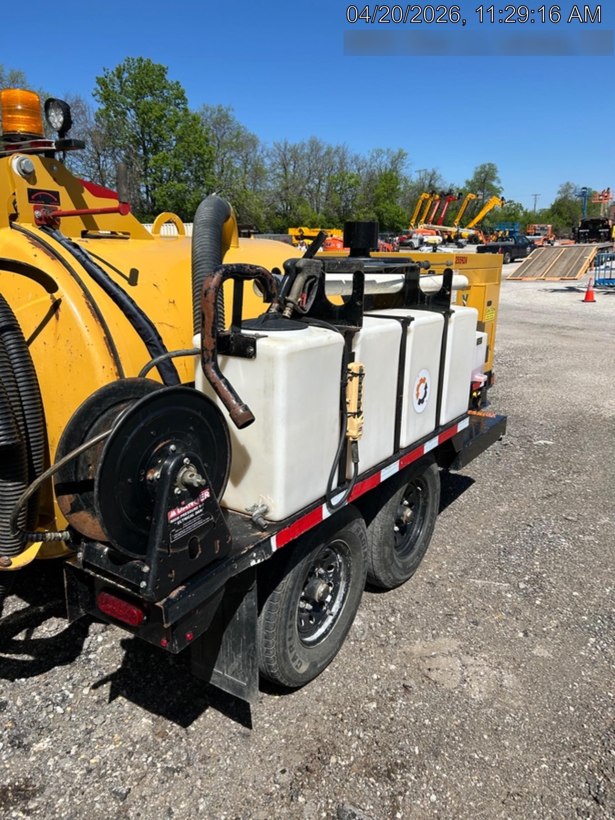 2022 VAC-TRON LP573XDT