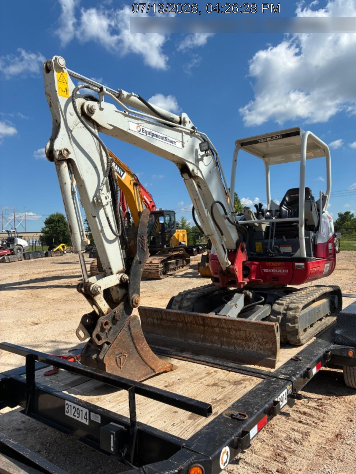 2023 LOADTRAIL Tilt-Deck Rental Trailer
