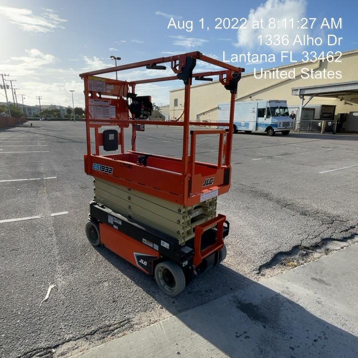 2022 JLG ES1932