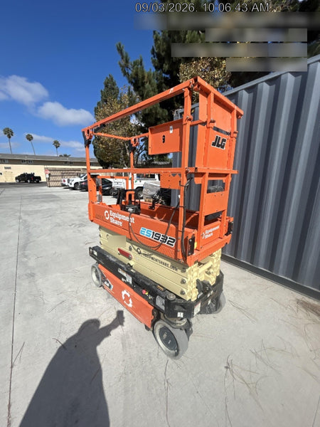 2022 JLG ES1932