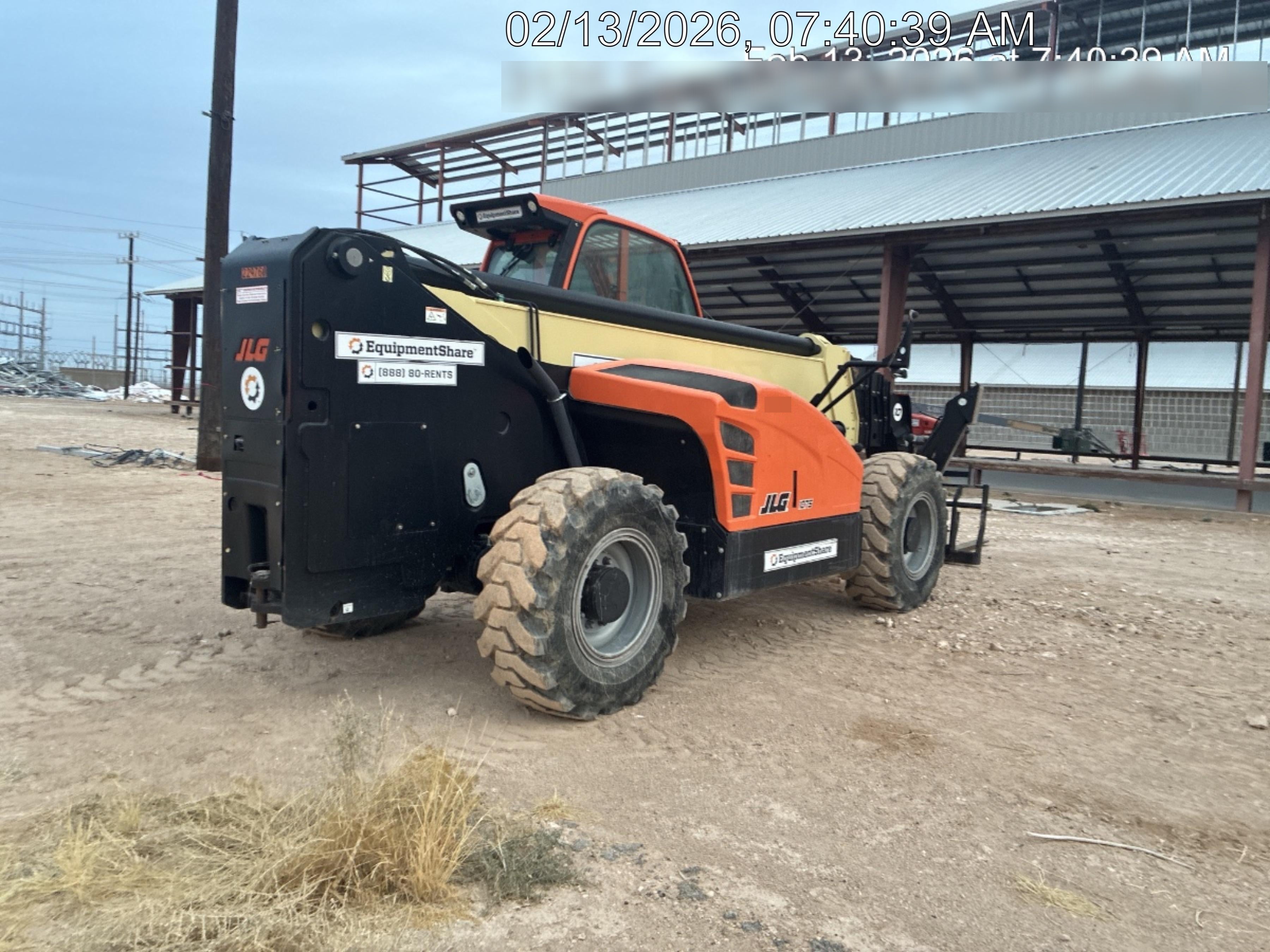 2022 JLG 1075