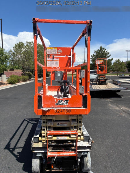 2023 JLG ES1932