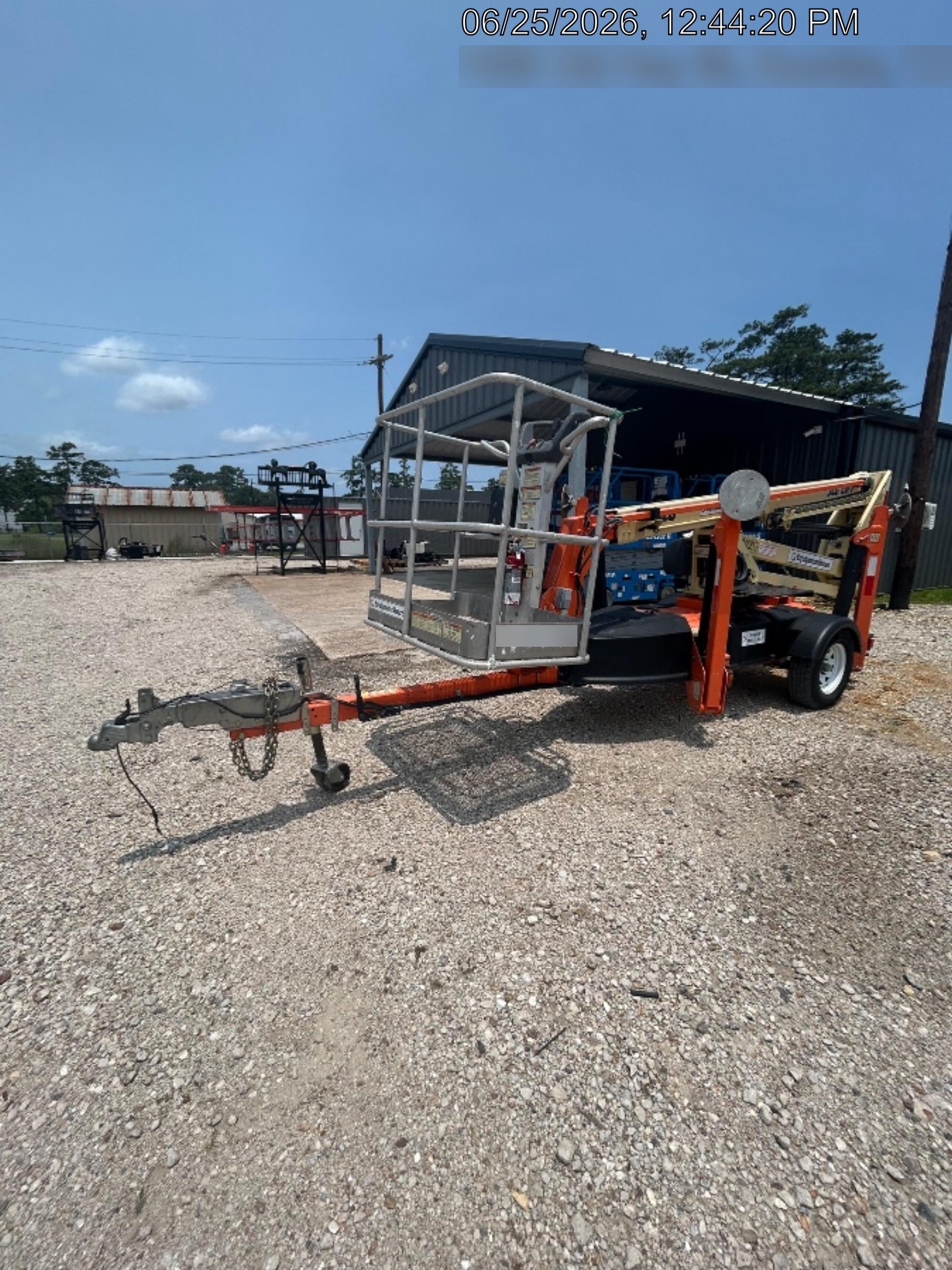 2022 JLG T350