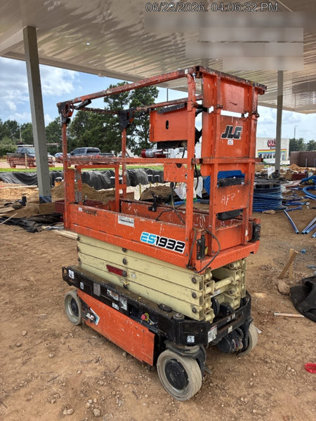 2021 JLG ES1932