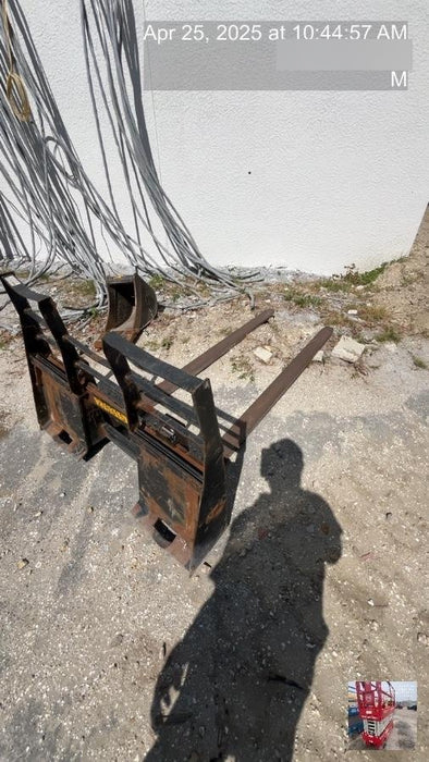 2022 ARROW MATERIAL HANDLING 48" Pallet Forks - Arrow