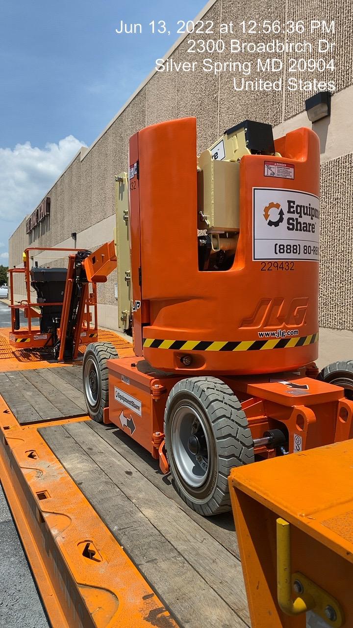 2022 JLG E300AJP