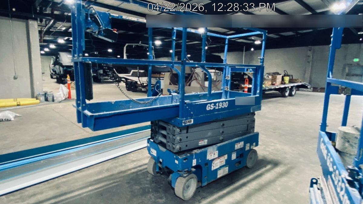 2020 Genie GS-1930 Solid Non Marking Tires, Beacon, Folding rails with half height swing gate, 800W Inverter