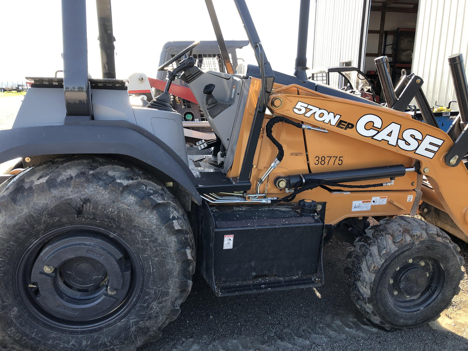 2019 Case 570N EP Canopy, 4WD, GP Front Bucket, Dual Tilt Cylinder, 84" Box Blade w/ Scarifier, Wheel Weights, Beacon