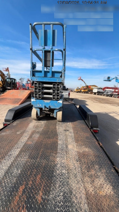 2019 Genie GS-2632 Folding rails with half height swing gate