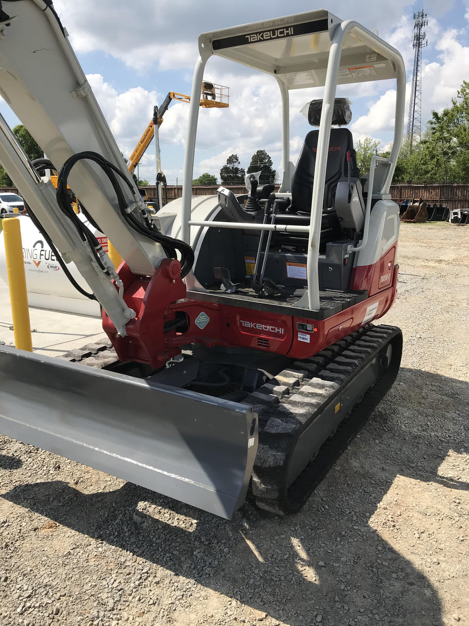 2021 TAKEUCHI TB250-2