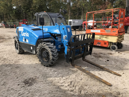 2019 Genie GTH-5519 Cab/Heat/AC, Solid RT Tires, LED Work Lights, Beacon, 48" Carriage, 48" Forks