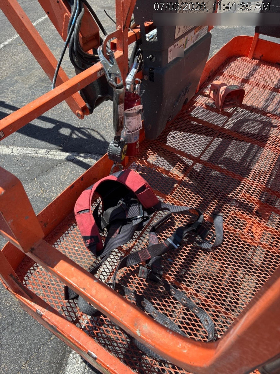 2019 JLG 800AJ
