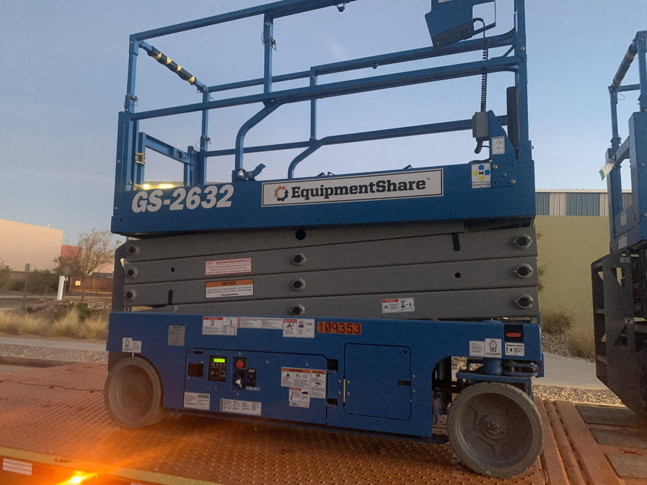 2020 Genie GS-2632 Solid NM Tires, Folding Rails with Half-Height Swing Gate, Beacon