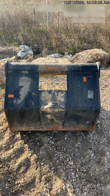 2025 TAKEUCHI 36" Bucket - Takeuchi