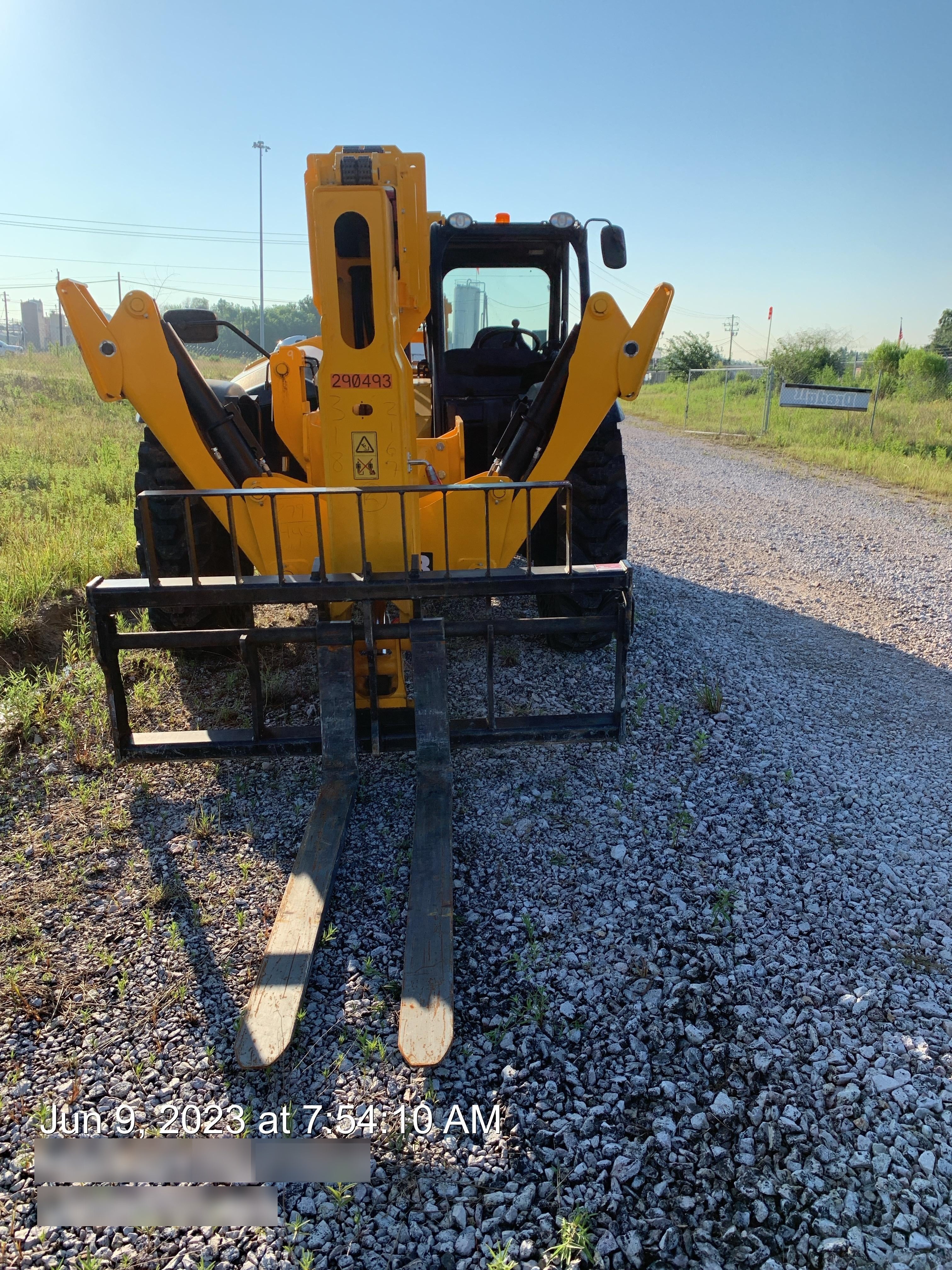 2023 JCB 510-56