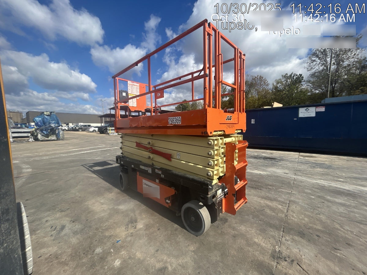 2023 JLG R4045
