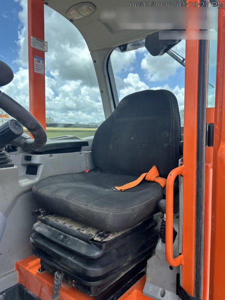 2023 JLG 1732