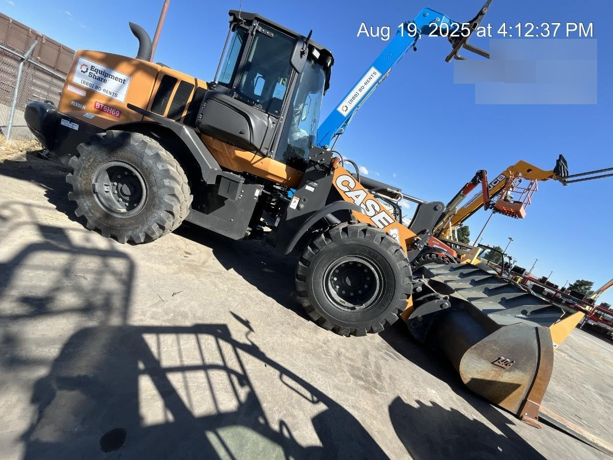 2022 CASE 721G