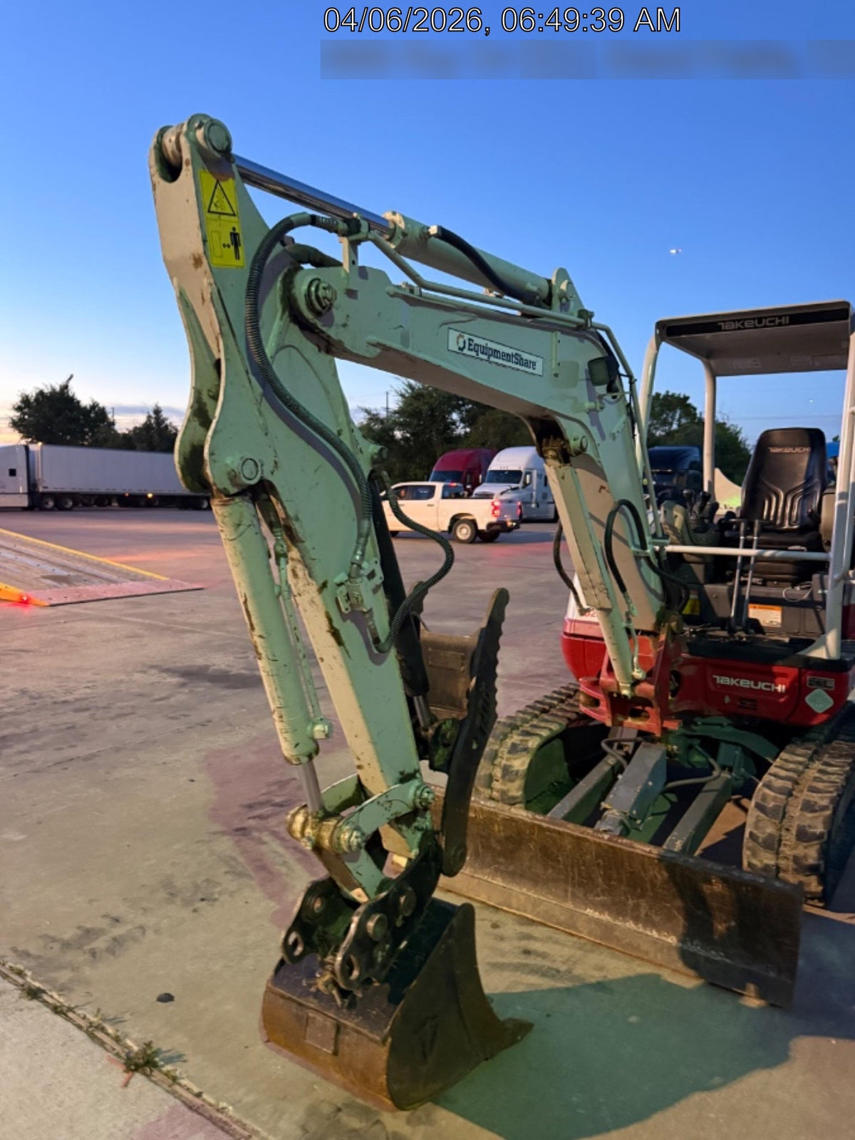 2021 TAKEUCHI TB235-2R
