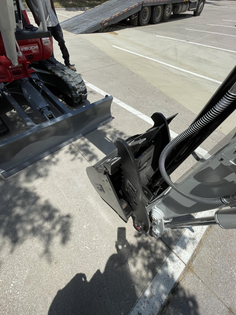 2024 TAKEUCHI TB235-2R