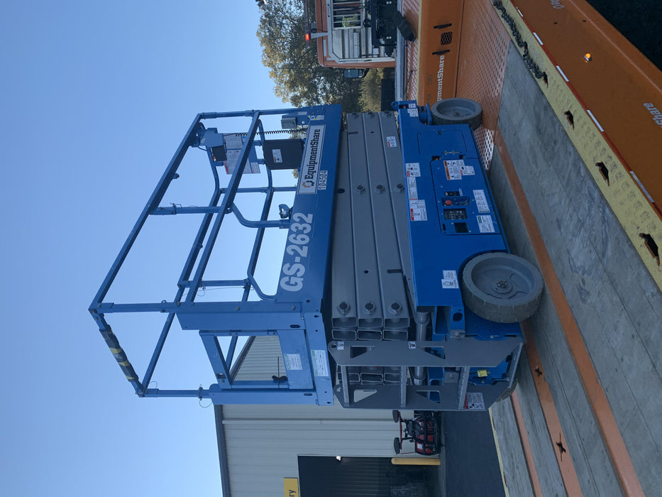 2020 Genie GS-2632 Solid NM Tires, Folding Rails with Half-Height Swing Gate, Beacon