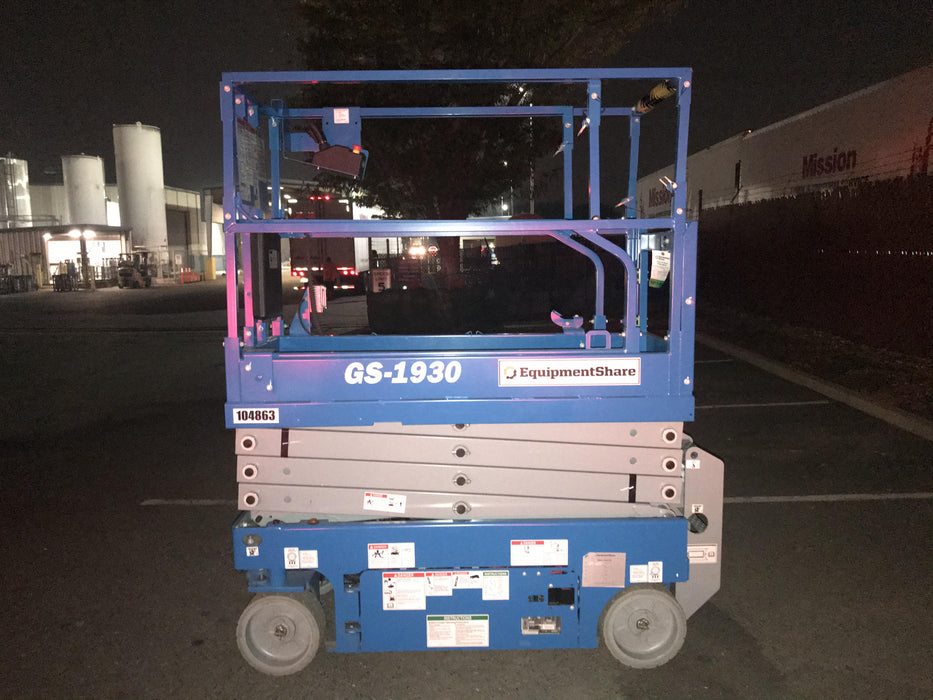 2020 Genie GS-1930 Solid Non Marking Tires, Beacon, Folding rails with half height swing gate, 800W Inverter