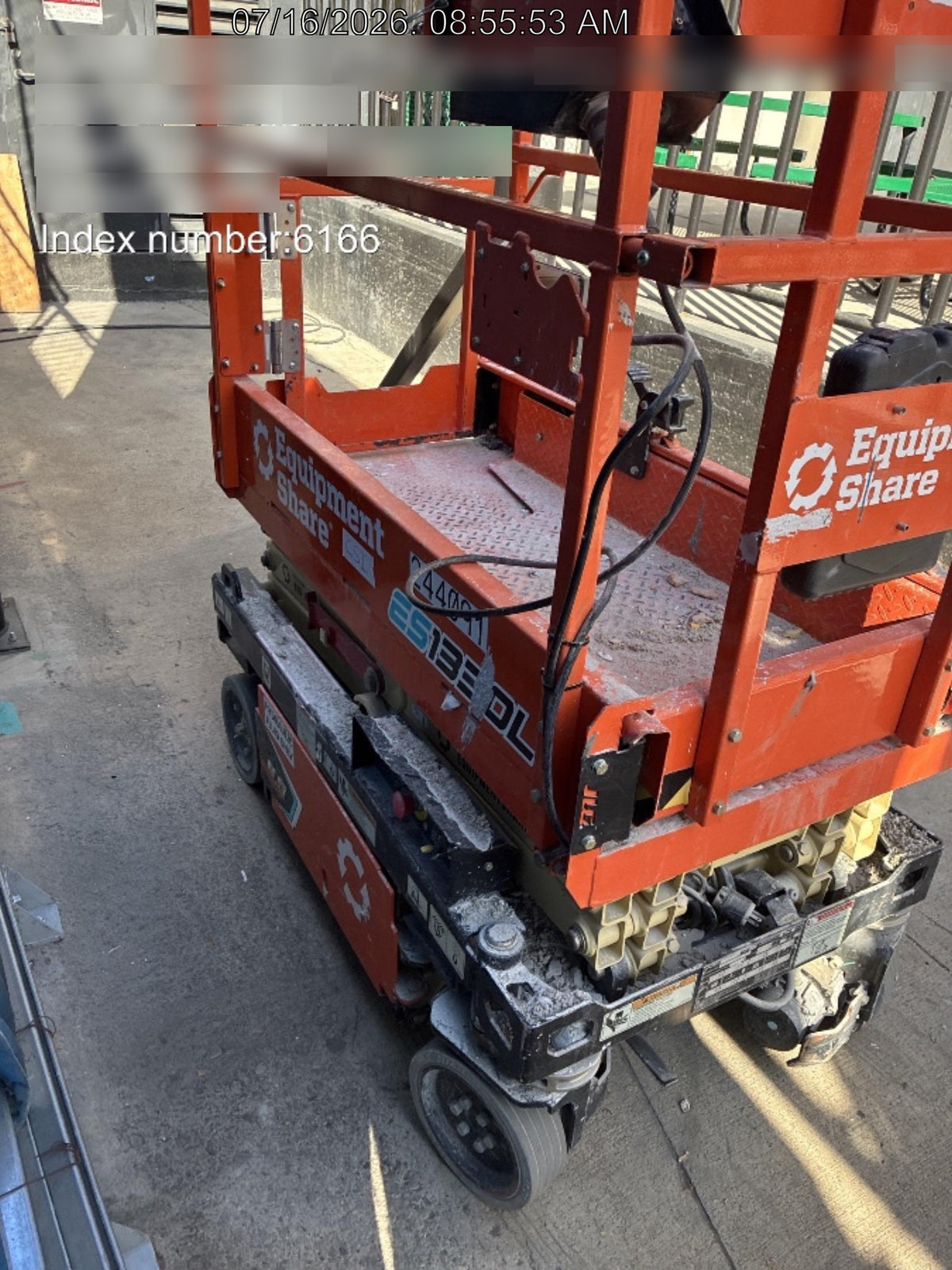 2022 JLG ES1330L