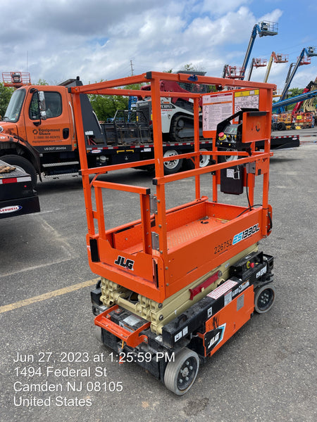 2022 JLG ES1330L