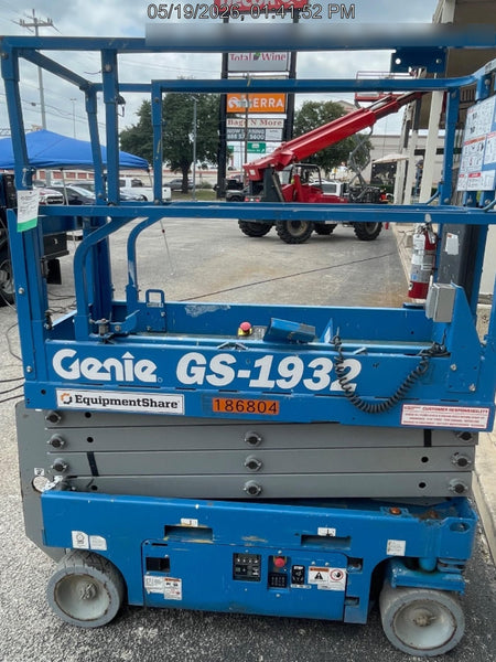 2021 GENIE GS-1932