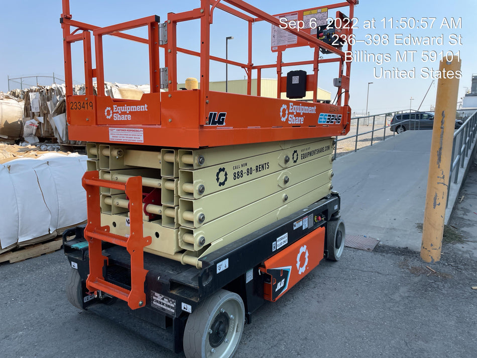 2022 JLG ES3246